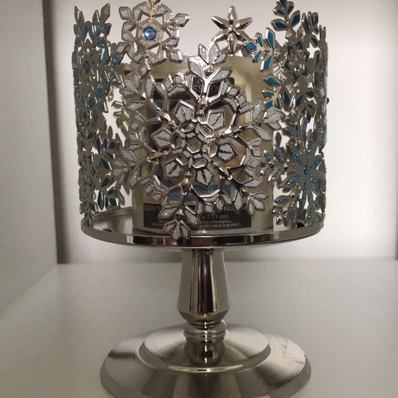 😍BATH &BODY WORKS GORGEOUS SNOWFLAKE CANDLEHOLDER WITH CANDLE-BRAND NEW!😍 - Picture 8 of 8